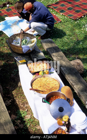 Griechenland einen Tisch voller frisch zubereitete griechische Küche auf dem Tisch Stockfoto