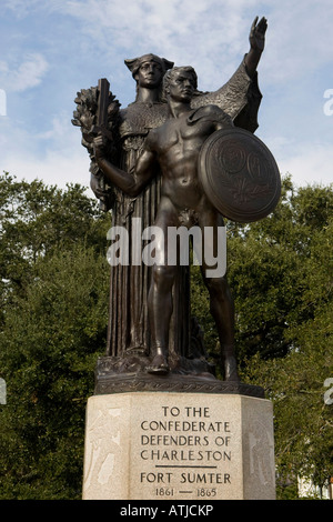 Statue, die die Konföderierten Verteidiger von Charleston Fort Sumter 1861-1865 White Point Gardens, Charleston, SC Stockfoto