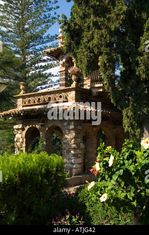 Eine Torheit im öffentlichen Park in Taormina, Sizilien, erstellt von Florence T. Trevelyan im späten 19. Jahrhundert im englischen Stil Stockfoto