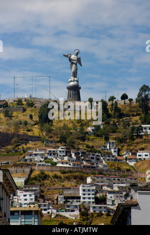 Die Statue des Engels von Quito Virgen del Panecillo dominiert über der Hauptstadt auf Cerro Panecillo Hügel Pichincha Stockfoto