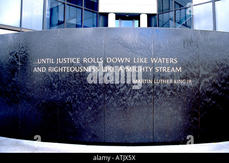 Denkmal für Martin Luther King Jnr außerhalb Civil Rights Museum in Alabama USA Stockfoto
