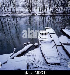 Boot am Fluss / Karlsruhe Stockfoto