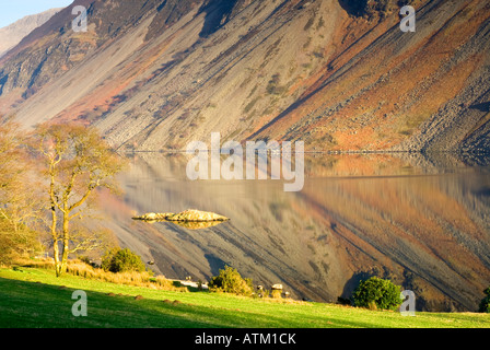 Reflexionen über "wast Wasser' in"den Seen" Stockfoto