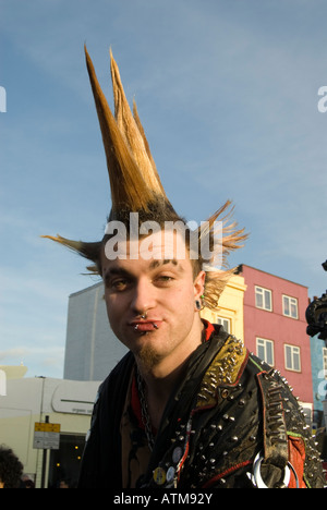 Punk mit stacheligen Haaren, London England UK Stockfoto