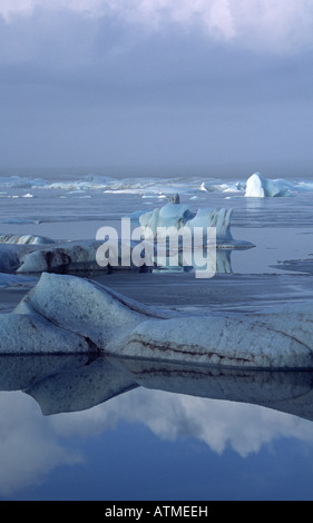 Eisberge am Jökulsárlón Lagune in Island Stockfoto