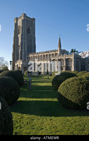 Lavenham, Suffolk, Großbritannien. Kirche St. Peter und Paul. Eine feine Senkrecht wolle Kirche', berühmt für seine 141 ft Tower. Stockfoto