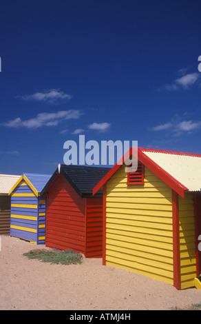 Bunte Strandhäuschen auf Brighton Beach in der Nähe von Melbourne Victoria Australien Stockfoto