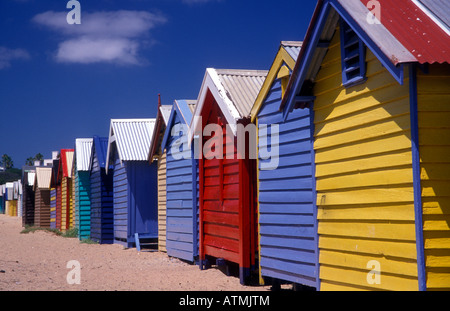 Bunte Strandhäuschen auf Brighton Beach in der Nähe von Melbourne Victoria Australien Stockfoto