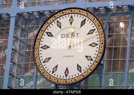 Dent-Uhr in die Barlow Schuppen Bahnhof St Pancras, Zentral-London Stockfoto