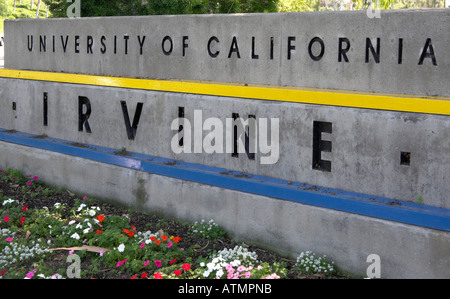 Campus Eingang Zeichen, University of California in Irvine, Kalifornien, USA (September 2006) Stockfoto