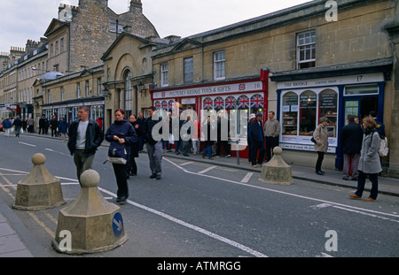 Geschäfte auf Pulteney Bridge Bath Avon England Stockfoto