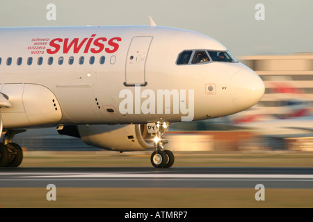 Swiss International Air Lines Airbus A319-112 am Flughafen London Heathrow Stockfoto