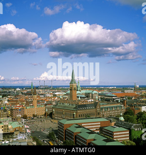 Copenhagen City Skyline mit Radhuspladsen Rathausplatz, Dänemark Stockfoto