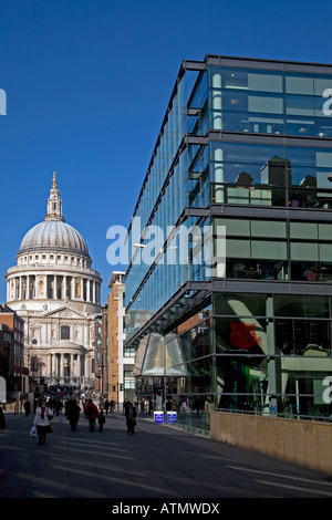 St Pauls Cathedral Heil Armee International zentrale Gebäude London England Stockfoto