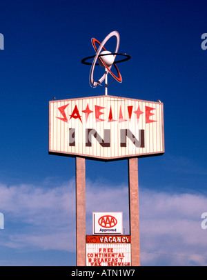 Sat-Inn Motel Zeichen in USA Stockfoto