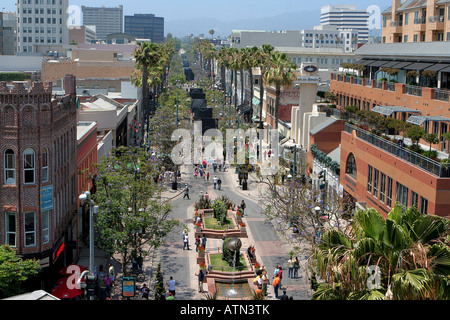 Luftaufnahme der 3rd Street Promenade in Santa Monica, Kalifornien Stockfoto