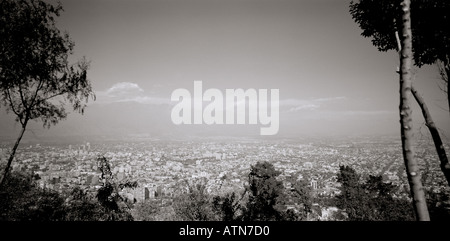 Welt zu reisen. Panorama der Stadt von Santiago in Chile in Südamerika. Kultur Traveller Fernweh Eskapismus Stockfoto