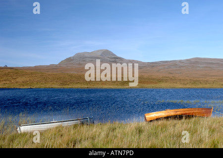 Canisp Berg und Loch Awe, Inchnadamph, Sutherland.  XPL 3860-369 Stockfoto