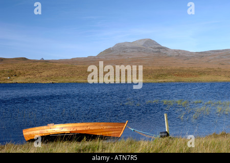 Canisp Berg und Loch Awe, Inchnadamph, Sutherland.  XPL 3861-369 Stockfoto