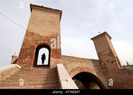 Comacchio Italien zeigen die monumentale drei Brücke, bekannt als die Urlaubsmöglichkeiten Stockfoto