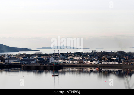 Ein immer noch Winter Tag in Ullapool, Wester Ross, North West Schottland, Loch Broom hinter an der Nordküste 500 route Stockfoto