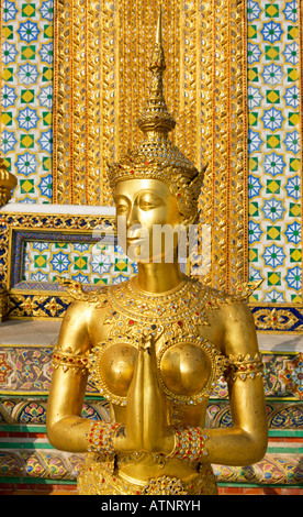 Apsonsi-Statue im Wat Phra Kaeo Tempel in Bangkok Stockfoto