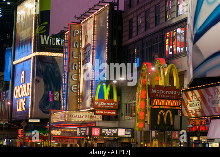 Plakate Werbung Broadway-Shows auf dem Times Square Stockfoto