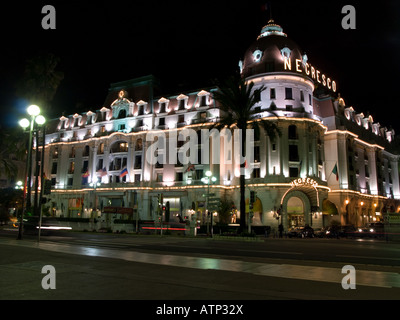 Das berühmte Hôtel Negresco in der Nacht. Nizza, Frankreich. Stockfoto