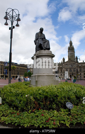 Statue von Erfinder und Ingenieur James Watt in George Square, Glasgow Stockfoto