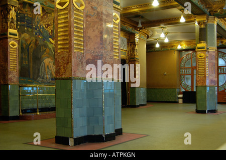 Art Nouveau Stil dekorieren das Foyer in der Liszt Ferenc Akademie der Musik, die ist ein konzertsaal Konservatorium in Budapest, Ungarn Stockfoto