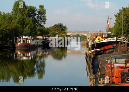 Fluss Saone in der Cote D oder Frankreich Hausboote in St. Jean de Losne in der Nähe von Dijon Stockfoto