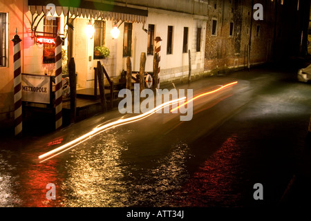 Metropole Hotel Canal Nebeneingang in der Nacht (02), Venedig, Italien. Stockfoto