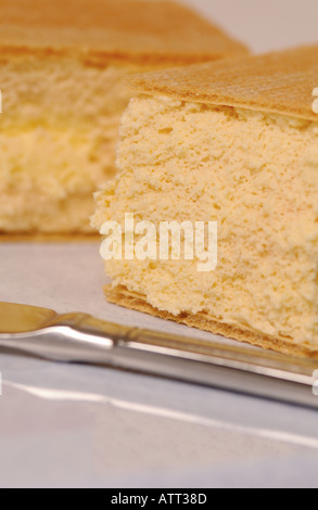 Nahaufnahme von Vanilleeis in Waffelbiskuits Stockfoto