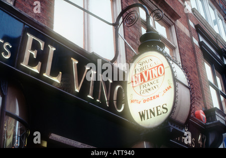 Melden Sie für EL Vino berühmten Weinhaus in Fleet Street City of London UK Stockfoto