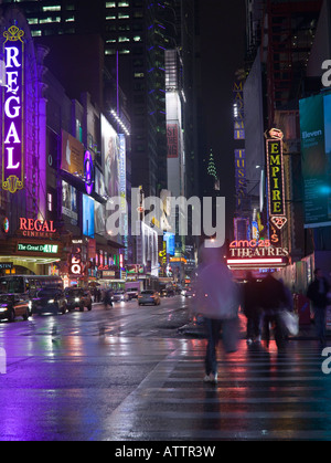 Nachtansicht der 42nd Street, Times Square Gegend, New York, USA Stockfoto