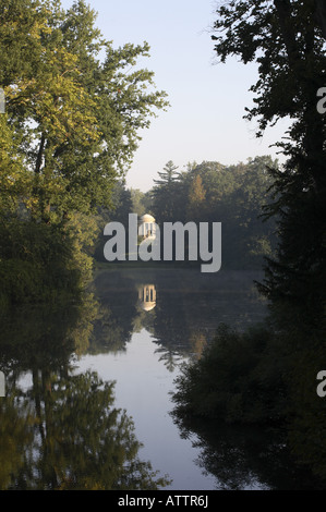 Wörlitz, Landschaftsgarten, Blick von der Agnesbrücke Auf Den Venustempel Stockfoto