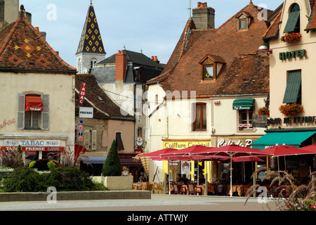 Die Place De La Liberation im Stadtzentrum von Nuits Saint Georges Frankreich Europa Stockfoto