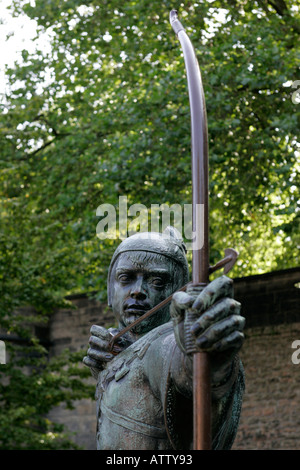 Bronze-Robin Hood Burg grünen Statue Burg Straße Nottingham england Stockfoto