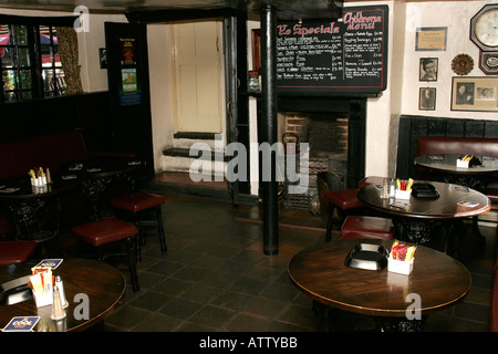 Yorkeys lounge 17. Jahrhundert Interieur von ye Olde Reise nach Jerusalem ältesten Inn in England Kneipe Burg Straße Nottingham england Stockfoto