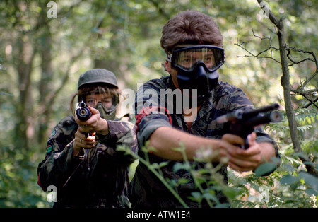 Den Kriegsspiel Paintball spielen. Stockfoto