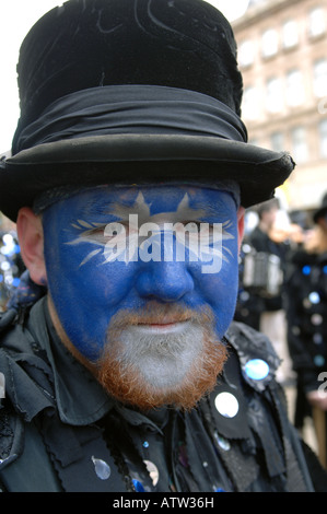 Morris Tanz außerhalb Sheffield City Hall Stockfoto