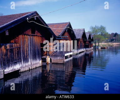 hölzerne Bootshäuser in Seehausen am See Staffelsee Upper Bavaria Germany. Foto: Willy Matheisl Stockfoto