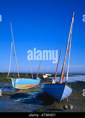 Segelboote bei Ebbe am Newport Pembrokeshire Wales genommen auf 4 x 5 Großformat-film Stockfoto