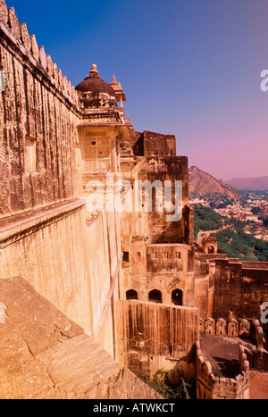 Außenwände des Amber Fort, in der Nähe von Jaipur, Rajasthan, Indien Stockfoto