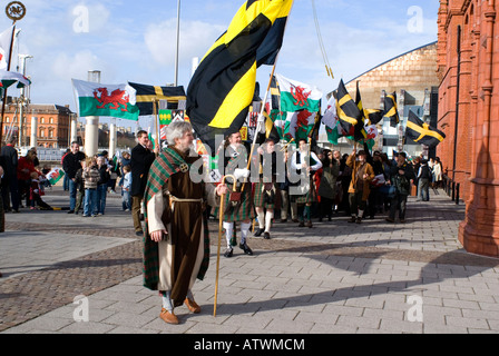 Mann verkleidet als St David führt St Davids Tag Parade Cardiff south wales uk Stockfoto