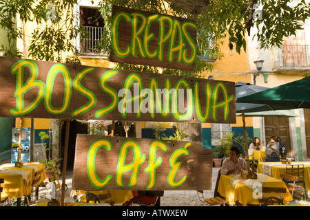 Guanajuato Mexiko Sitzplätze im Freien Tische Bossa Nova Cafe in Plaza de San Fernando entspannend restaurant Stockfoto