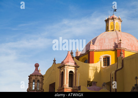 Mexiko Guanajuato Kuppel der römisch-katholischen Kirche Basilika unserer lieben Frau von Guanajuato Wetterfahne Stockfoto