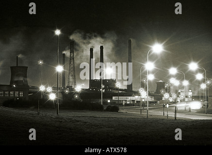 CORBY STAHLWERK NORTHANTS IN DER MITTE 1970 S WEBSITE IST JETZT EIN FACHMARKTZENTRUM BILD VON JOHN ROBERTSON Stockfoto