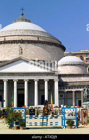 Reiten zeigen Piazza del Plebiscito-Neapel-Kampanien-Italien Stockfoto