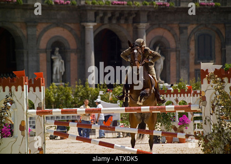 Reiten zeigen Piazza del Plebiscito-Neapel-Kampanien-Italien Stockfoto